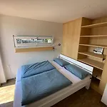 Exklusives Hausboot - Sauna, Sonnendeck & Privates Beiboot Kolonie Zern