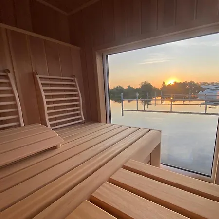 Exklusives Hausboot - Sauna, Sonnendeck & Privates Beiboot Hotel en barco *