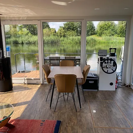 Exklusives Hausboot - Sauna, Sonnendeck&privates Beiboot Kolonie Zern