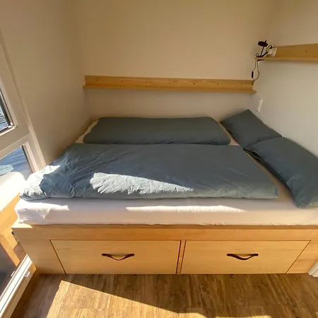 Exklusives Hausboot - Sauna, Sonnendeck&privates Beiboot *