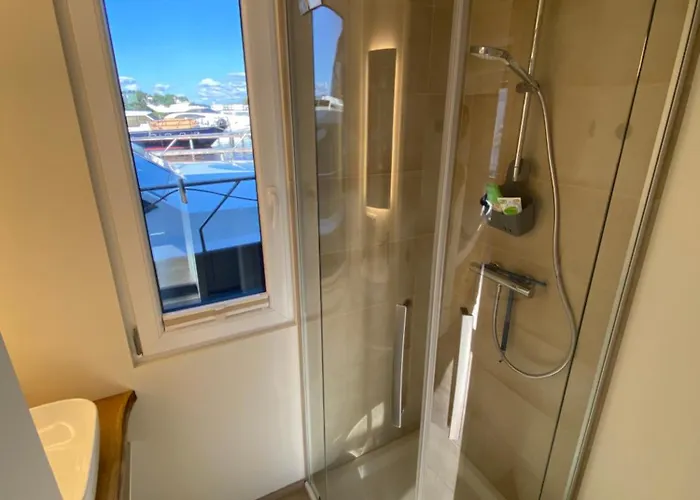 Exklusives Hausboot - Sauna, Sonnendeck&privates Beiboot *