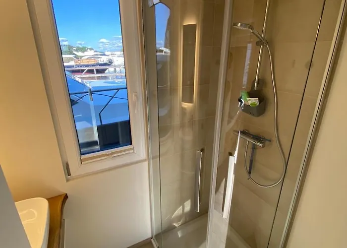 Exklusives Hausboot - Sauna, Sonnendeck & Privates Beiboot Hotel en barco Kolonie Zern