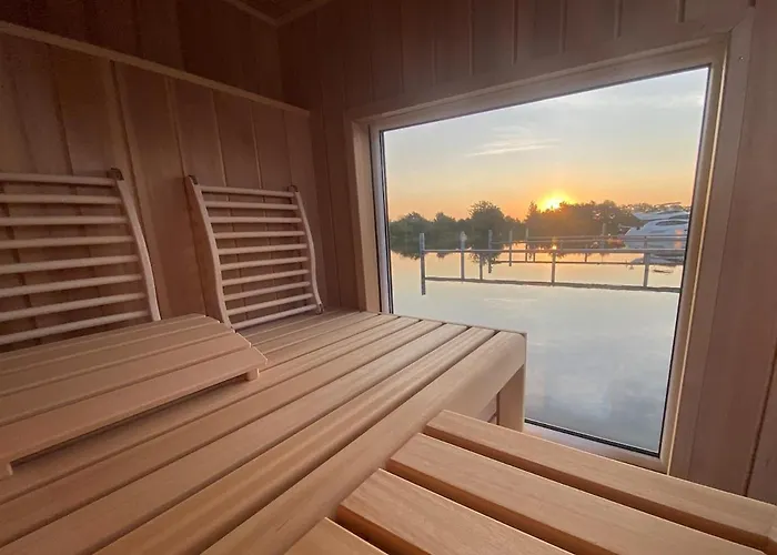 Bateau-hôtel Exklusives Hausboot - Sauna, Sonnendeck&privates Beiboot