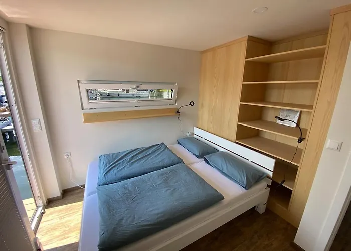 Exklusives Hausboot - Sauna, Sonnendeck & Privates Beiboot Kolonie Zern